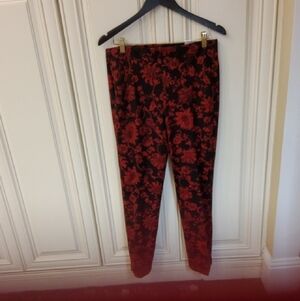 Chico's Red and Black Floral So Slimming 360 Juliet Slim Leg Ankle Pant